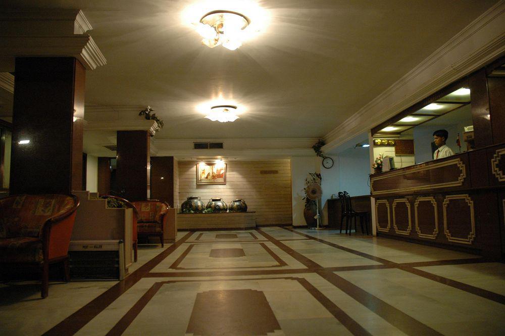 Отель Nest Ахмедабад Экстерьер фото